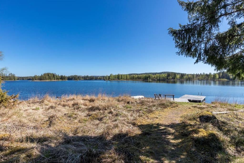 Cozy Cottage By The Lake, Charlottenberg Åmotfors Exterior photo
